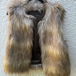 Velvet by Graham and Spencer Tan Vest Luxurious Faux Fur